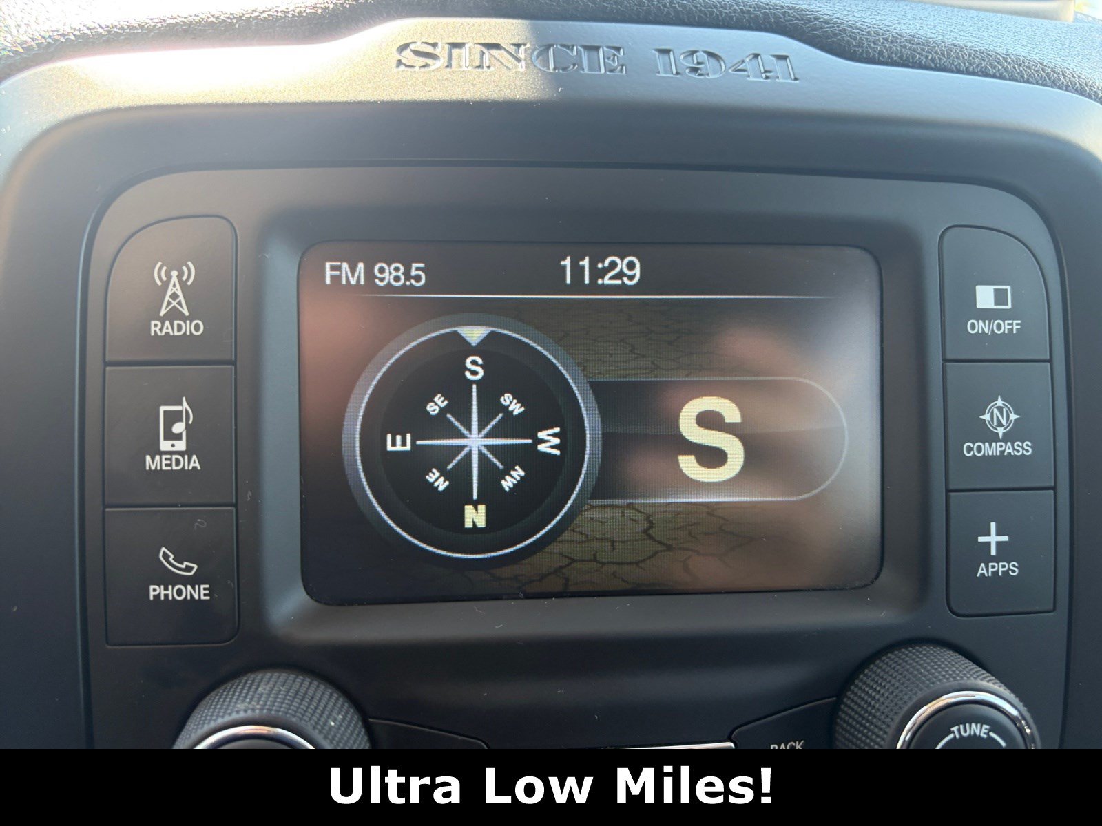 Used 2017 Jeep Renegade Altitude AWD/4WD image 23