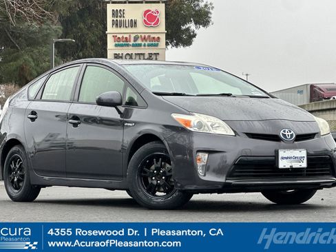 Used 2015 Toyota Prius Two image 1