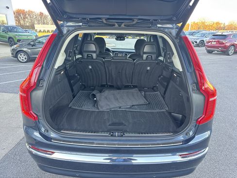 Used 2023 Volvo XC90 B6 Plus image 27