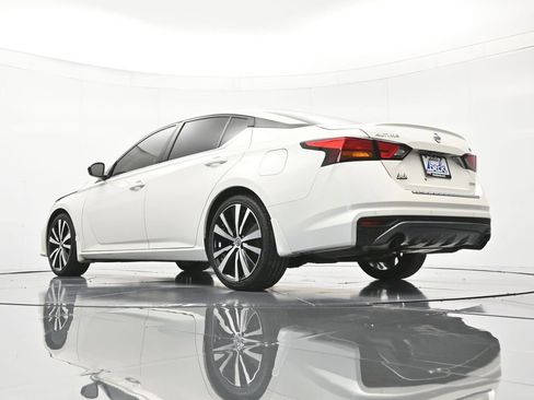 Certified 2021 Nissan Altima 2.0 SR FWD image 43