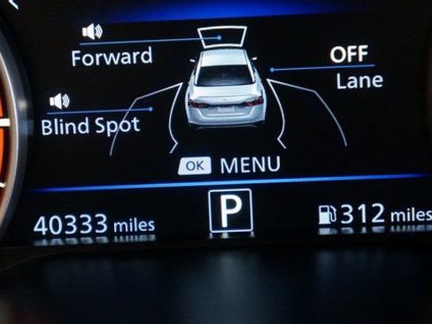 Used 2023 Nissan Altima 2.5 SR w/ SR Premium Package image 15