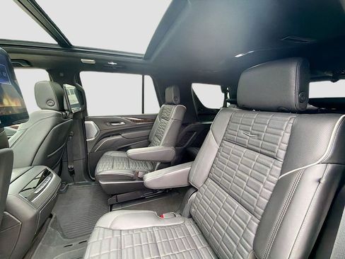 Certified 2024 Cadillac Escalade Premium Luxury Platinum image 23