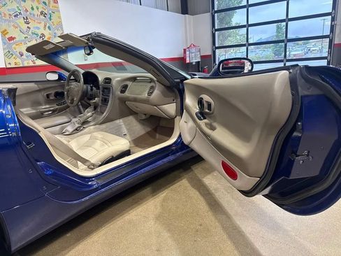 Used 2004 Chevrolet Corvette Convertible w/ Preferred Equipment Group RWD image 81