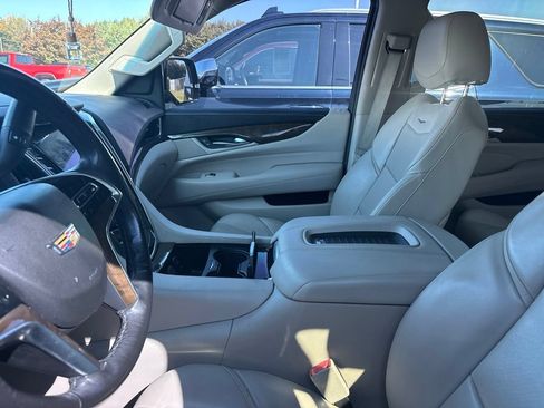 Used 2019 Cadillac Escalade ESV Premium Luxury AWD/4WD image 5