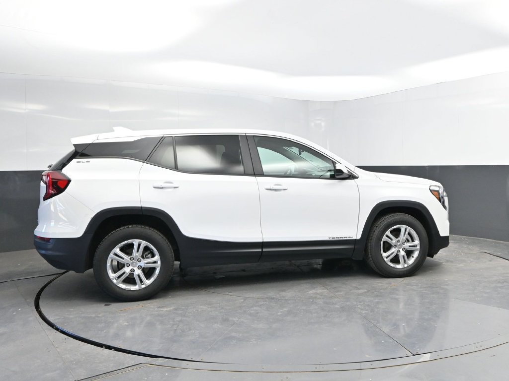 Used 2024 GMC Terrain SLE AWD/4WD image 8