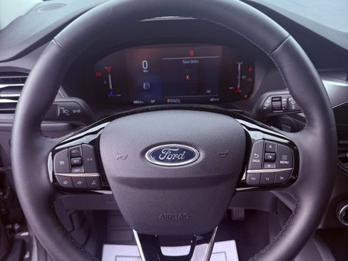 Used 2025 Ford Escape Active w/ Cold Weather Package AWD/4WD image 9