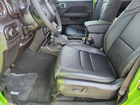 New 2025 Jeep Gladiator Sport image 11