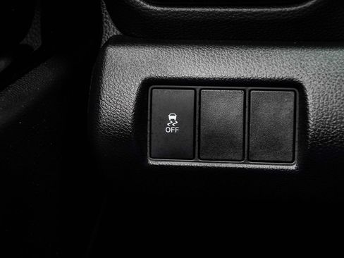 Used 2025 Honda Pilot Sport image 28