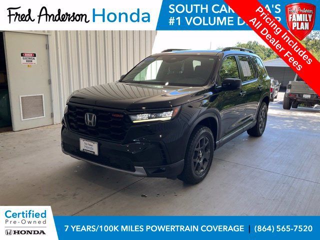 Used 2024 Honda Pilot TrailSport image 1