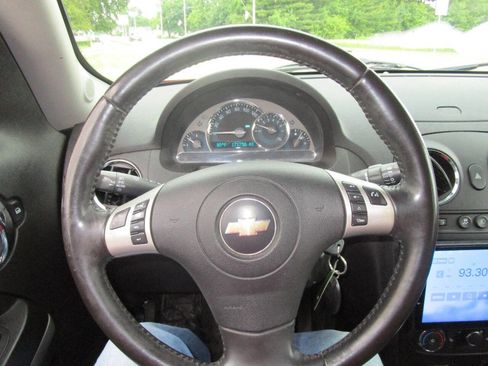 Used 2009 Chevrolet HHR LT FWD image 11