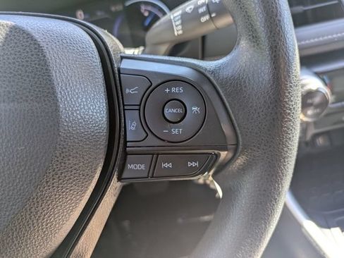 Used 2024 Toyota RAV4 LE AWD/4WD image 21
