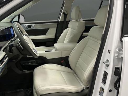 Used 2024 Hyundai Santa Fe Calligraphy AWD/4WD image 9