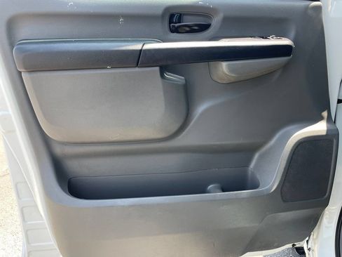 Used 2018 Nissan NV 2500 SV RWD image 18