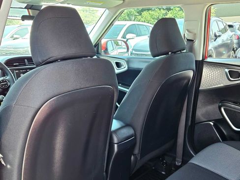 Used 2023 Kia Soul LX FWD image 17