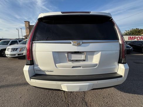 Used 2017 Cadillac Escalade ESV Premium Luxury image 6
