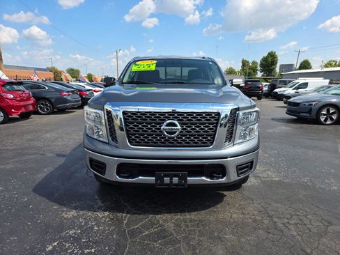 Used 2018 Nissan Titan SV image 23