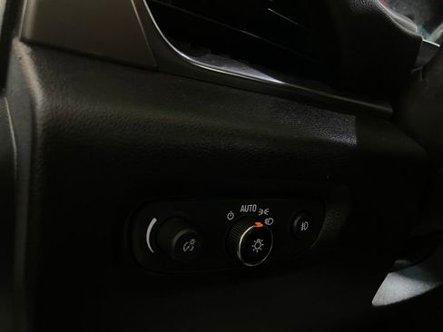 Used 2018 Chevrolet Traverse LT FWD image 25