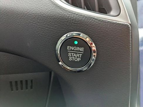 New 2024 Ford Edge SE image 10