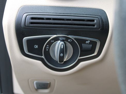 Certified 2022 Mercedes-Benz GLC 300 w/ Premium Package Lite image 13