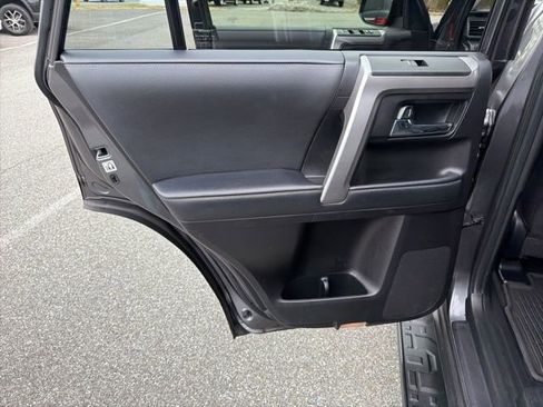 Used 2020 Toyota 4Runner SR5 Premium w/ Moonroof Package image 15