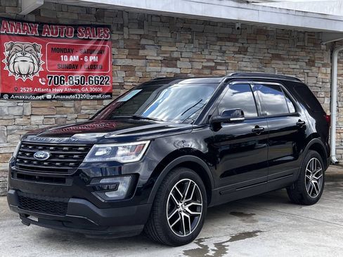 Used 2017 Ford Explorer Sport w/ Equipment Group 401A AWD/4WD image 2