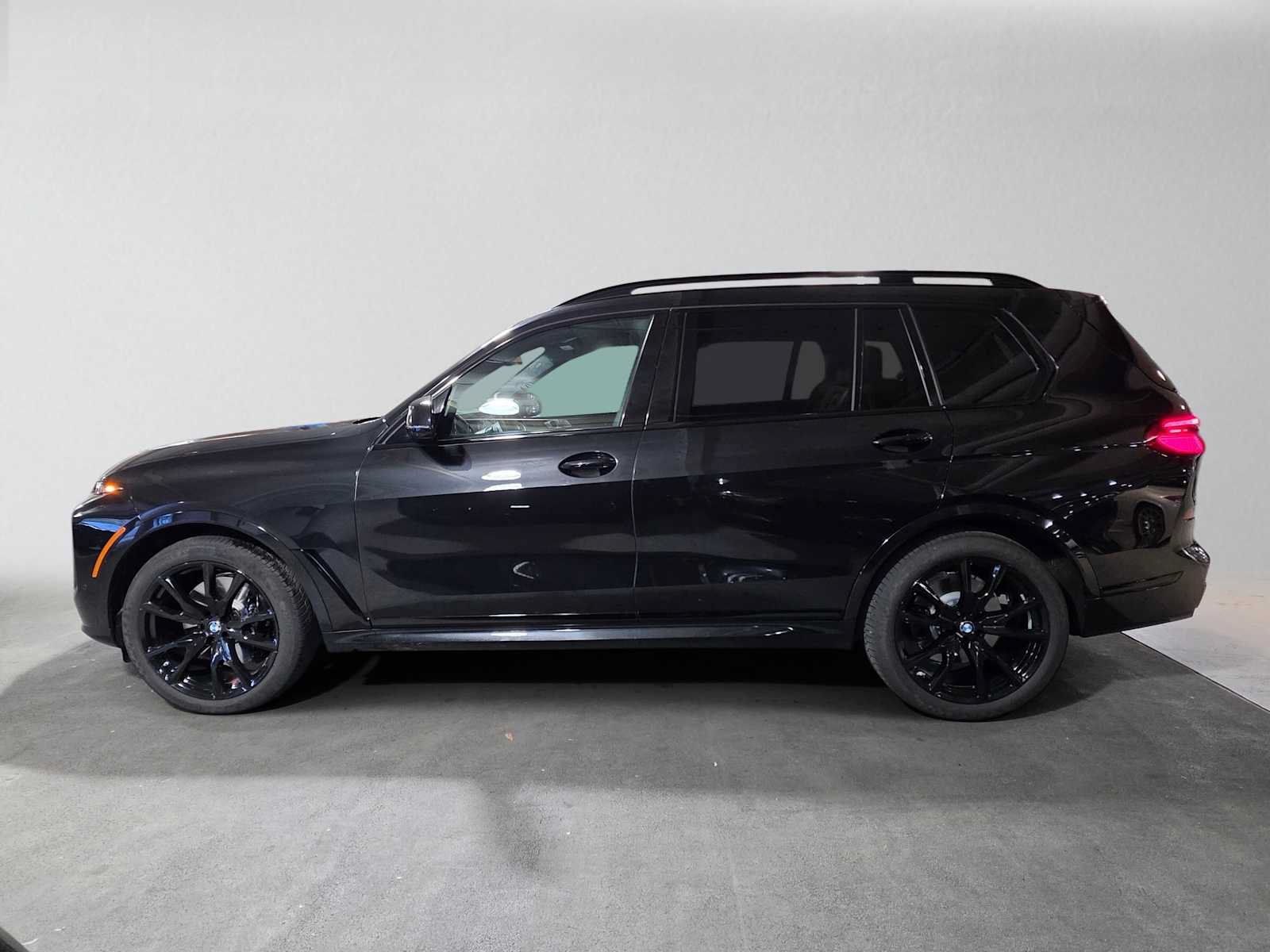 Used 2026 BMW X7 xDrive40i w/ Executive Package AWD/4WD image 6