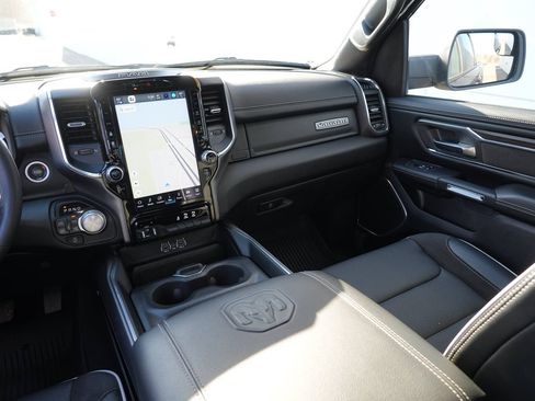 Used 2025 RAM 1500 Laramie AWD/4WD image 22