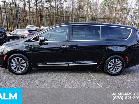 Used 2023 Chrysler Pacifica Limited image 6