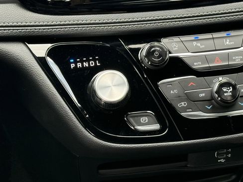 New 2026 Chrysler Pacifica Select w/ S Appearance Package FWD image 15