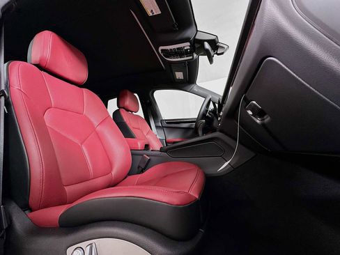 New 2026 Porsche Macan AWD/4WD image 29