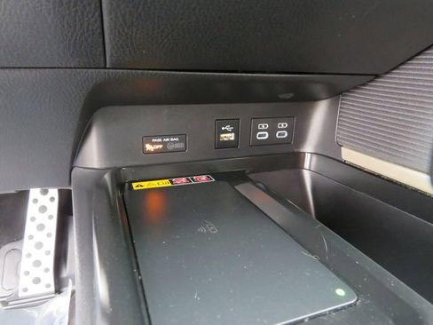 Certified 2025 Toyota Camry SE w/ Convenience Package image 25