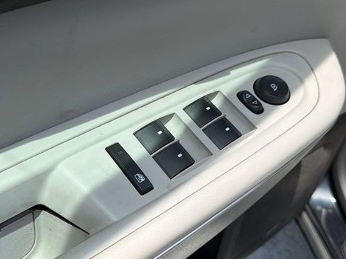 Used 2009 GMC Acadia SLT w/ Visibility Package FWD image 13