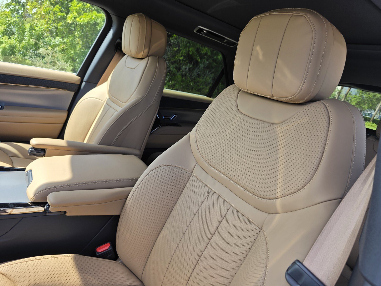 New 2027 Land Rover Range Rover Sport SE AWD/4WD image 11