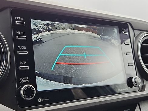 Used 2023 Toyota Tacoma TRD Sport w/ Technology Package image 17