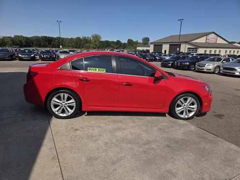 Used 2016 Chevrolet Cruze LT image 4