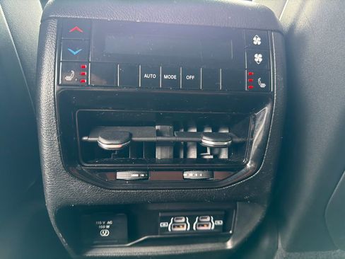 Used 2021 Jeep Grand Cherokee L Limited image 40