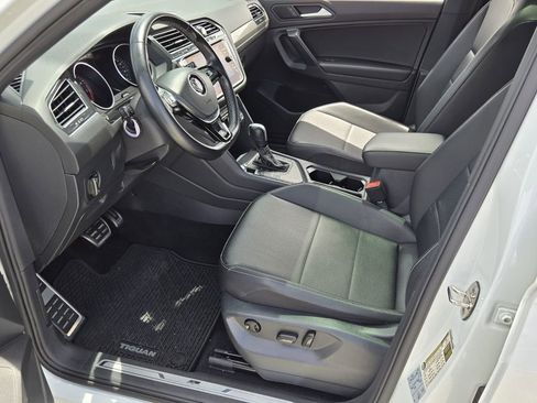Used 2021 Volkswagen Tiguan SE R-Line image 10