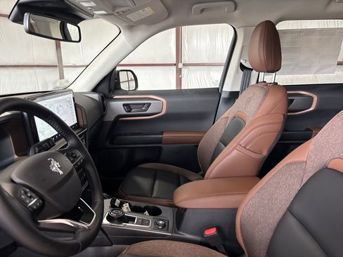 New 2025 Ford Bronco Outer Banks image 11