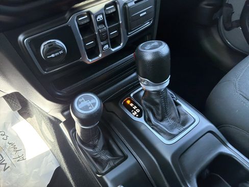 Certified 2022 Jeep Wrangler Unlimited Sport AWD/4WD image 17