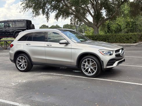 Used 2022 Mercedes-Benz GLC 300 image 2