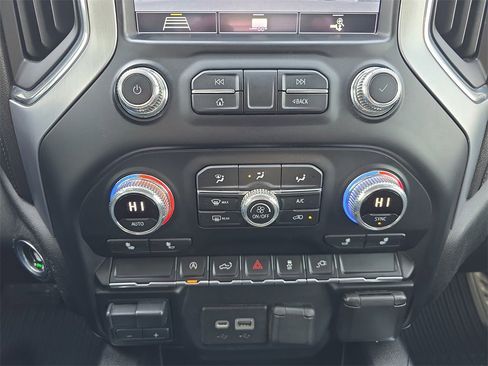 Used 2020 GMC Sierra 1500 Elevation image 22