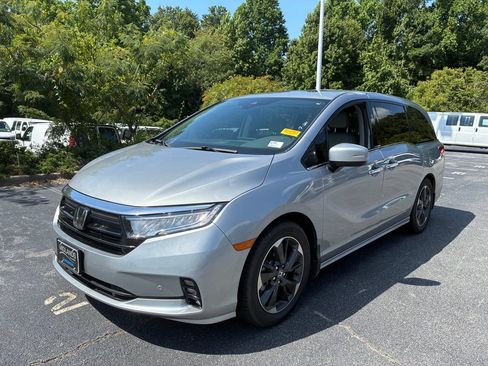 Used 2024 Honda Odyssey Elite image 2