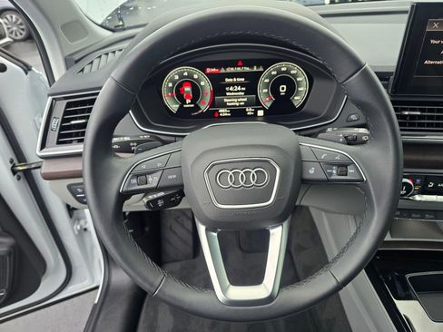 Certified 2025 Audi Q5 2.0T Premium Plus w/ Premium Plus Package AWD/4WD image 13