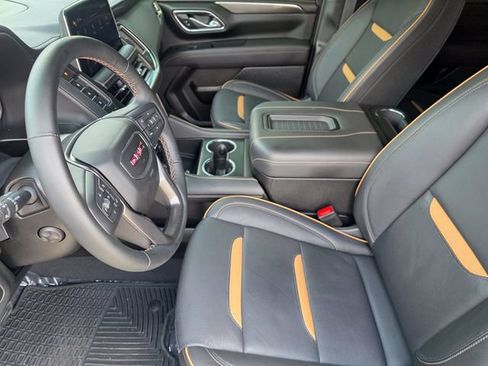 Used 2024 GMC Yukon AT4 AWD/4WD image 11