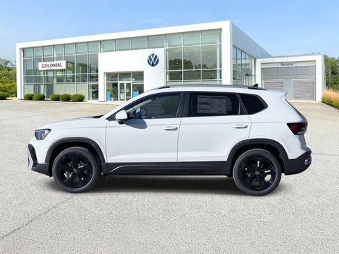 New 2026 Volkswagen Taos SEL image 2