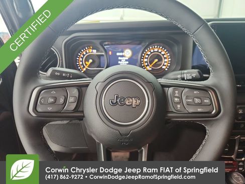 Used 2025 Jeep Gladiator Rubicon w/ Convenience Group AWD/4WD image 21
