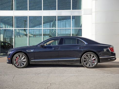 Used 2023 Bentley Flying Spur W12 image 11