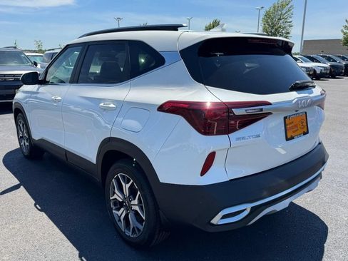 Used 2022 Kia Seltos EX AWD/4WD image 5