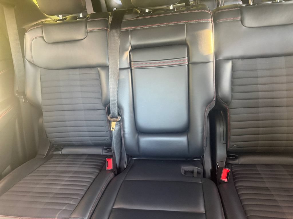 Used 2026 Ford Explorer ST-Line w/ ST-Line Street Pack AWD/4WD image 21