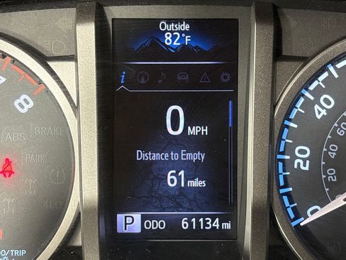 Used 2017 Toyota Tacoma SR5 w/ Tow Package image 21